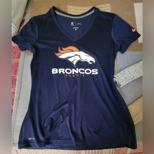 🧡NWOT Women’s Denver Broncos Top🧡